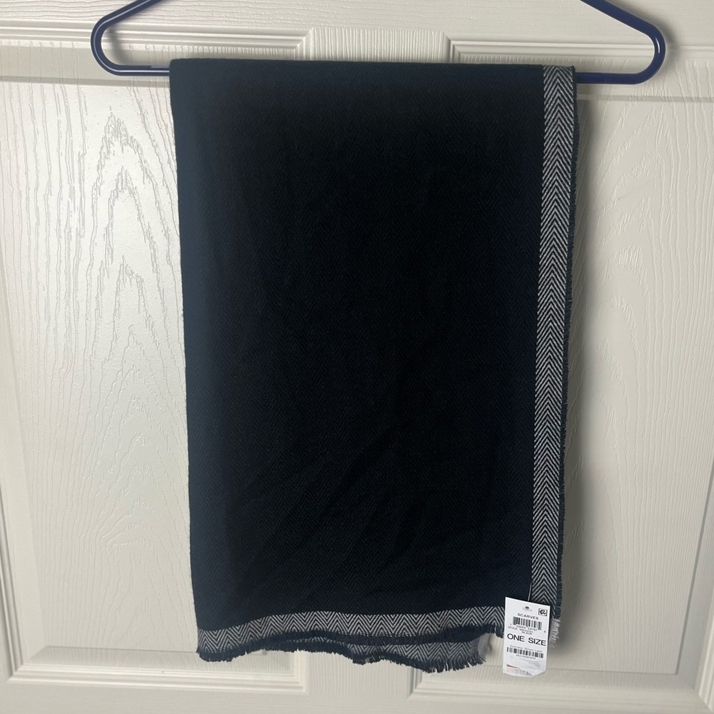 Alfani Black and Gray Patterned Scarf